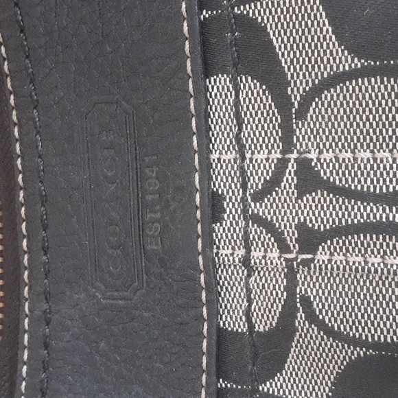 Small authentic coach handbag - Picture 2 of 4